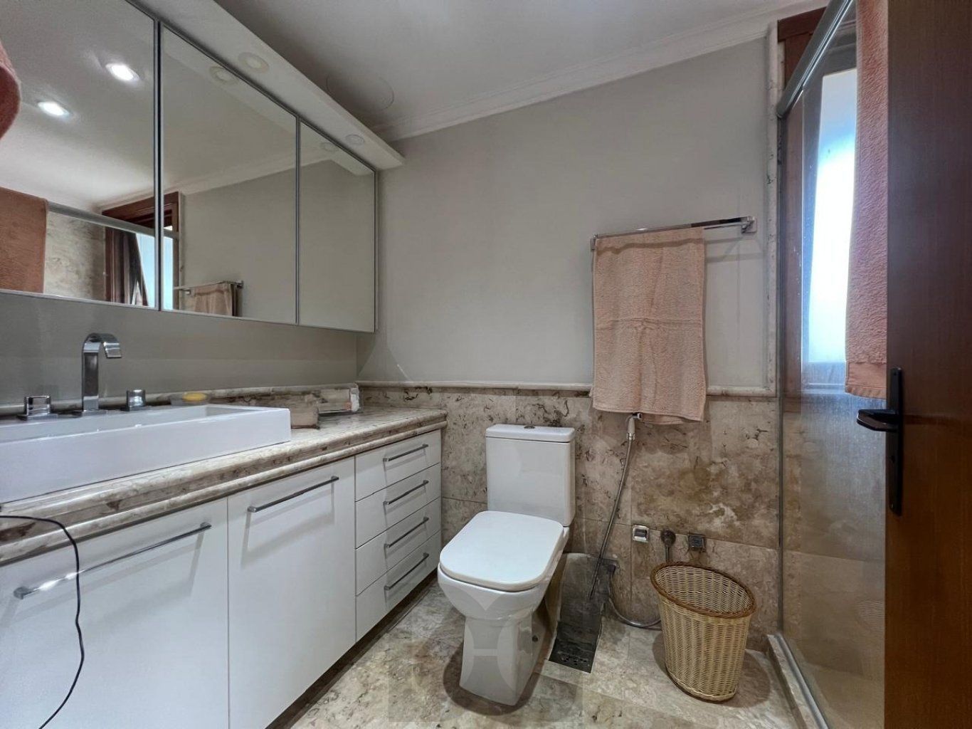Apartamento com 4 quartos, 223m²,2 vagas, elevador no bairro Jardim do Salso. — foto 26