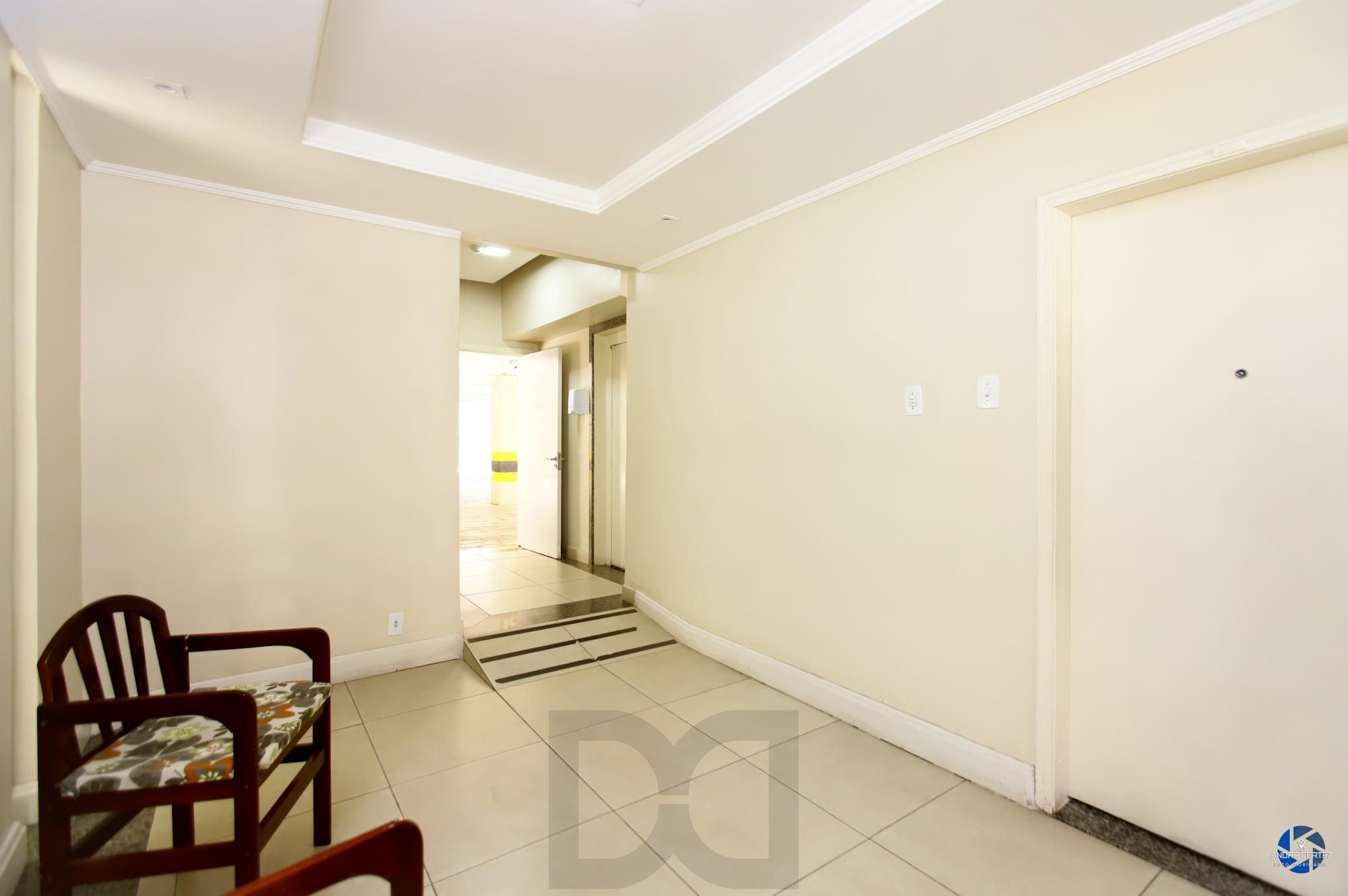 Cobertura com 3 dormitórios, 2 vagas e elevador no Bairro Santana. — foto 45