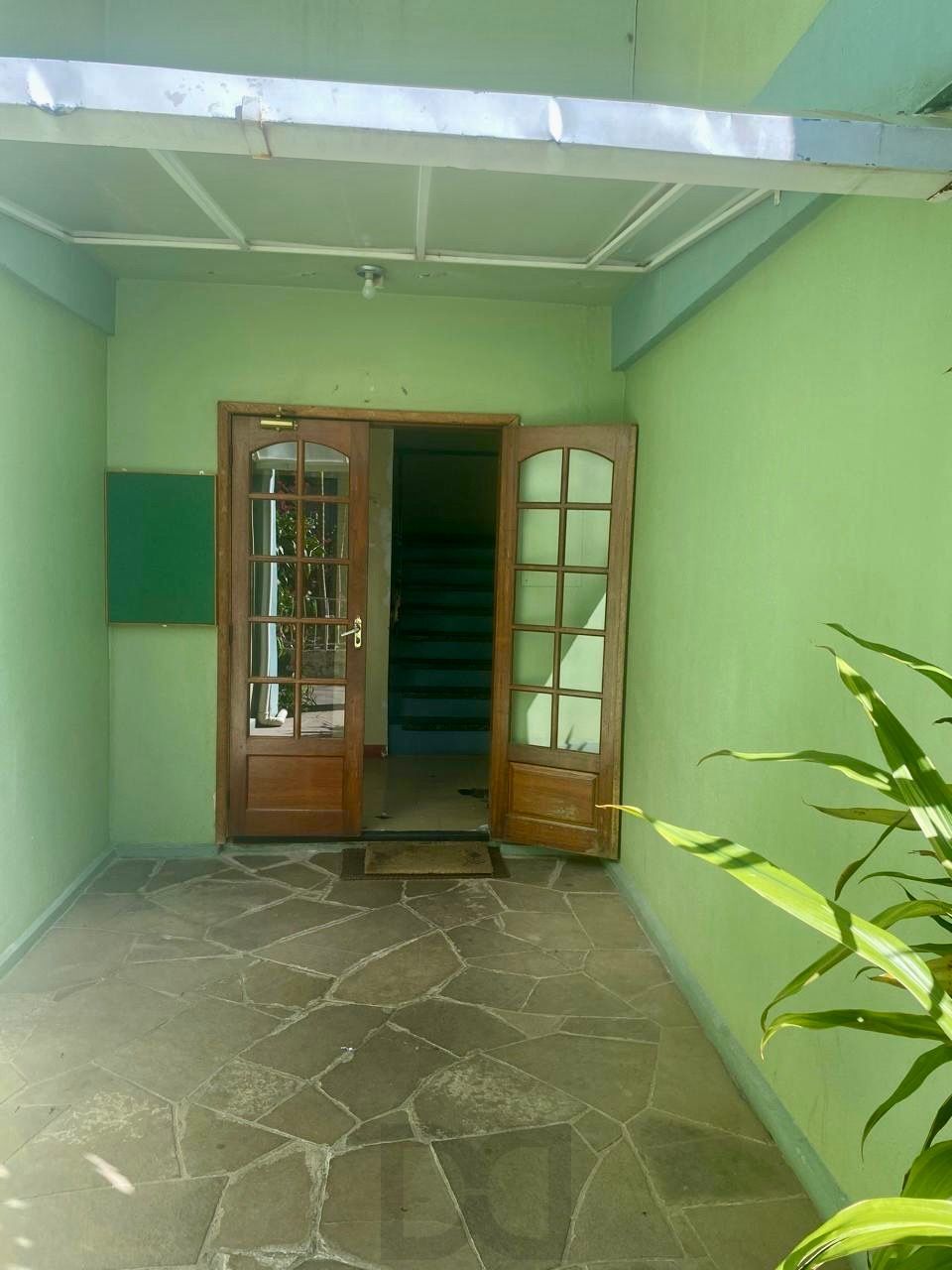 Apartamento de 2 dormitórios Segundo andar Bairro Camaqua em Porto Alegre — foto 18