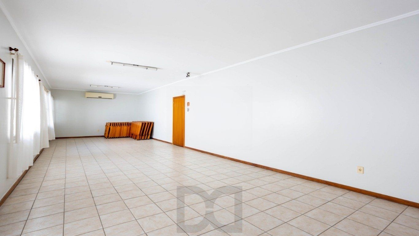 Cobertura com 3 Quartos, 1 suíte, 2 vagas e 211m² no Petrópolis. — foto 44