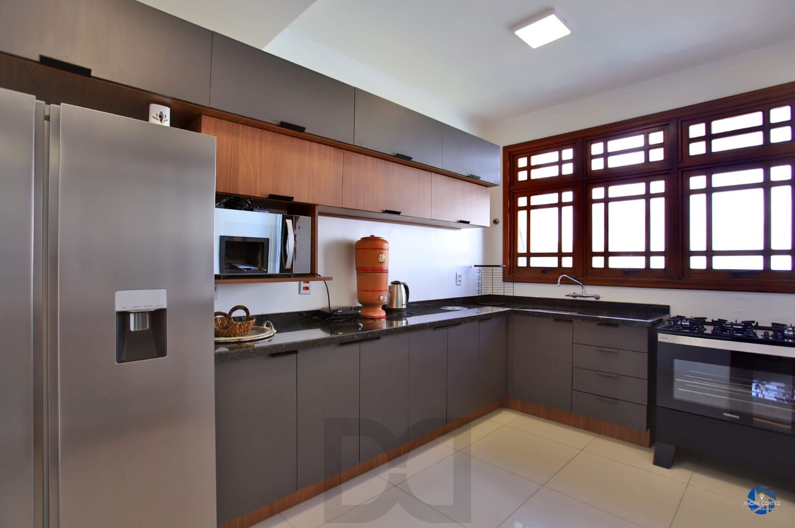 Casa de 3 dormitórios, 3 vagas e pátio com piscina bairro Chácara das Pedras. — foto 15