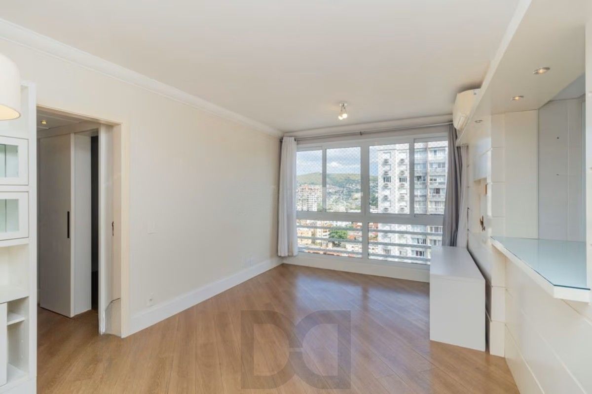 Apartamento 2 Dormitórios com Elevador e 2 Vagas à Venda no Jardim Botânico — foto 2