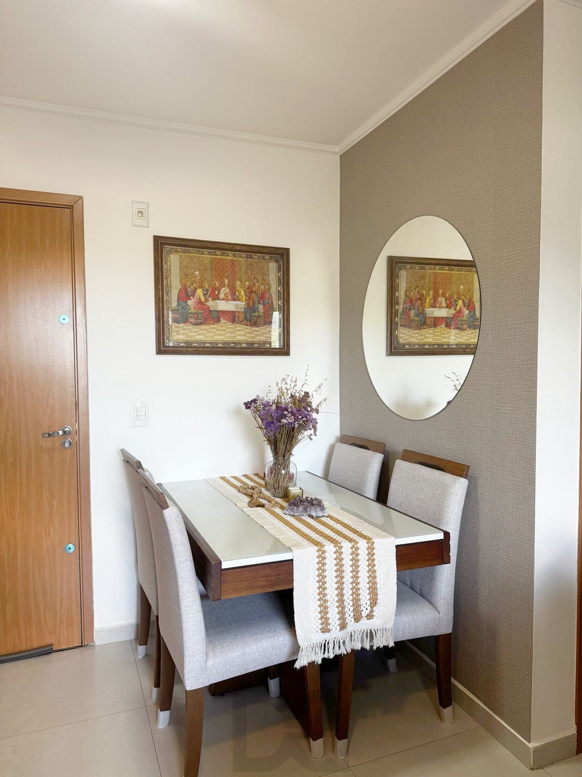 Apartamento semi mobiliado 2 quartos,elevador 1 vaga no bairro Morro Santana. — foto 9
