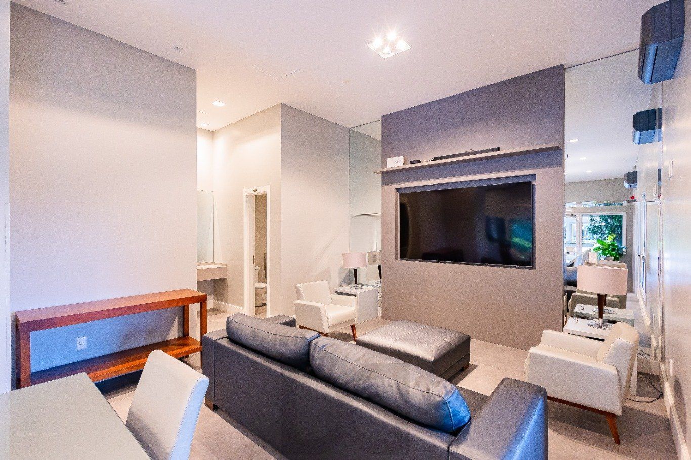 Apartamento de 2 dormitórios, 1 suíte, 2 vagas e 94m² no Jardim Europa. — foto 43