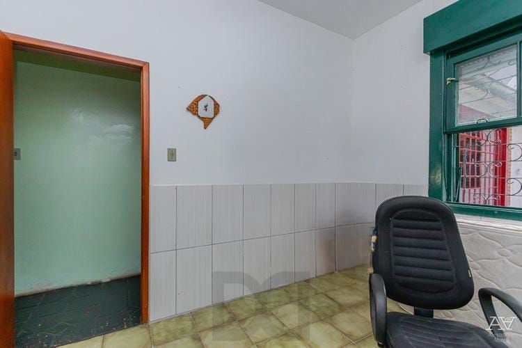 Casa com 6 quartos, 2 vagas e pátio no Bairro Higienópolis — foto 28