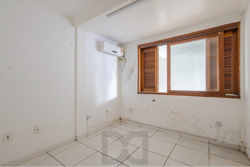 Casa com 4 quartos, 7 vagas e pátio no Bairro Higienópolis — foto 11