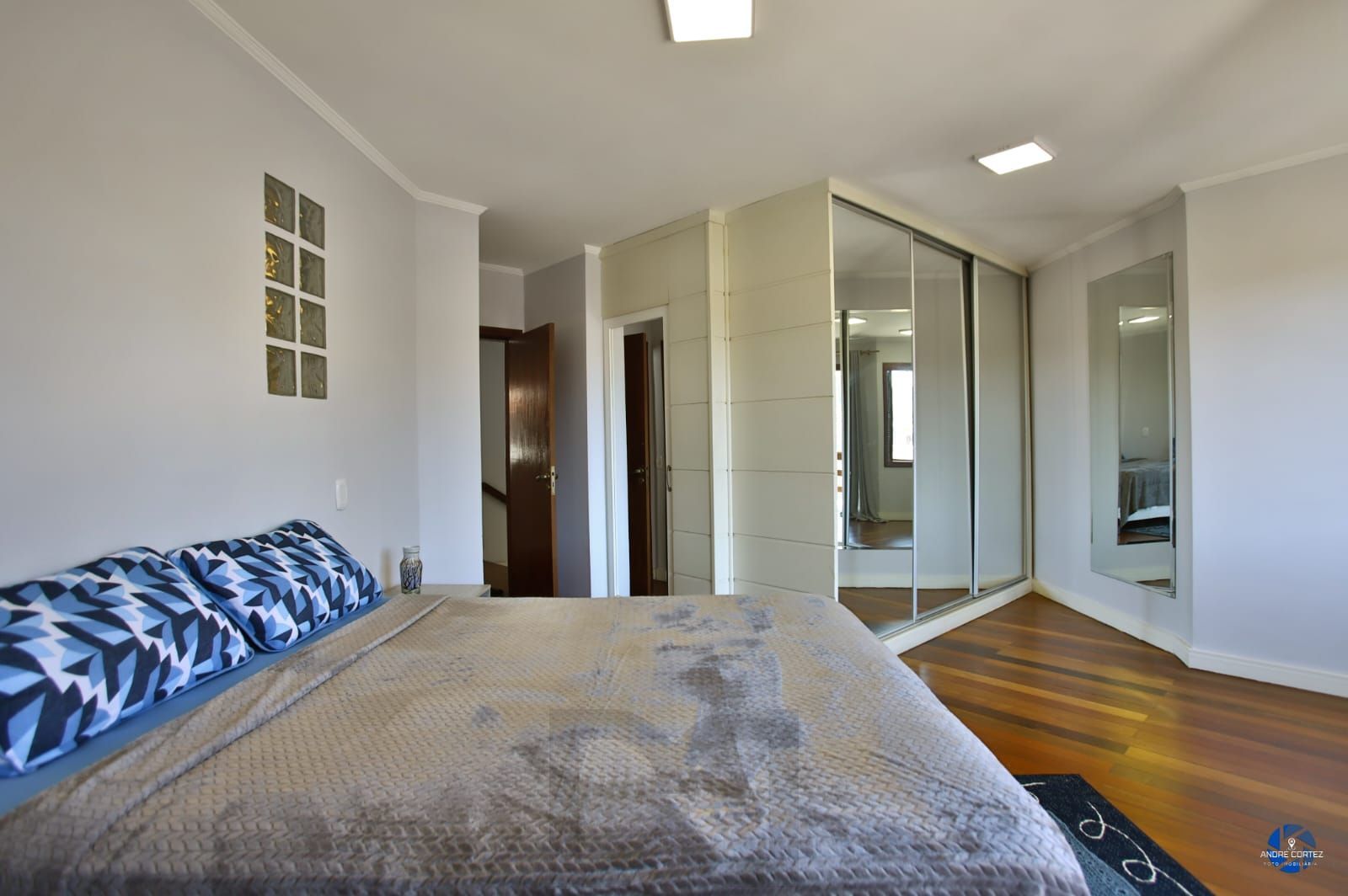 Casa de 3 dormitórios, 3 vagas e pátio com piscina bairro Chácara das Pedras. — foto 19
