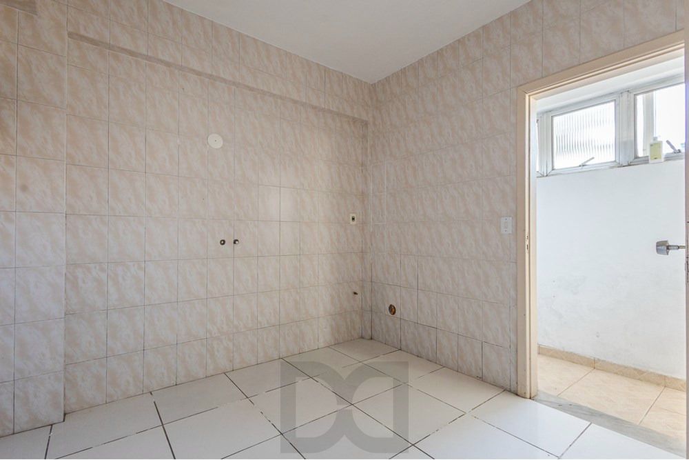 Casa com 4 quartos, 7 vagas e pátio no Bairro Higienópolis — foto 19