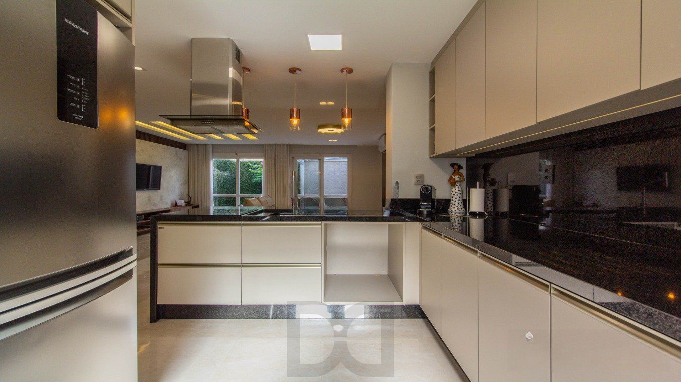 Casa em Condomínio com 3 quartos, 3 suítes, 2 vagas e 195m² no Jardim Carvalho. — foto 15