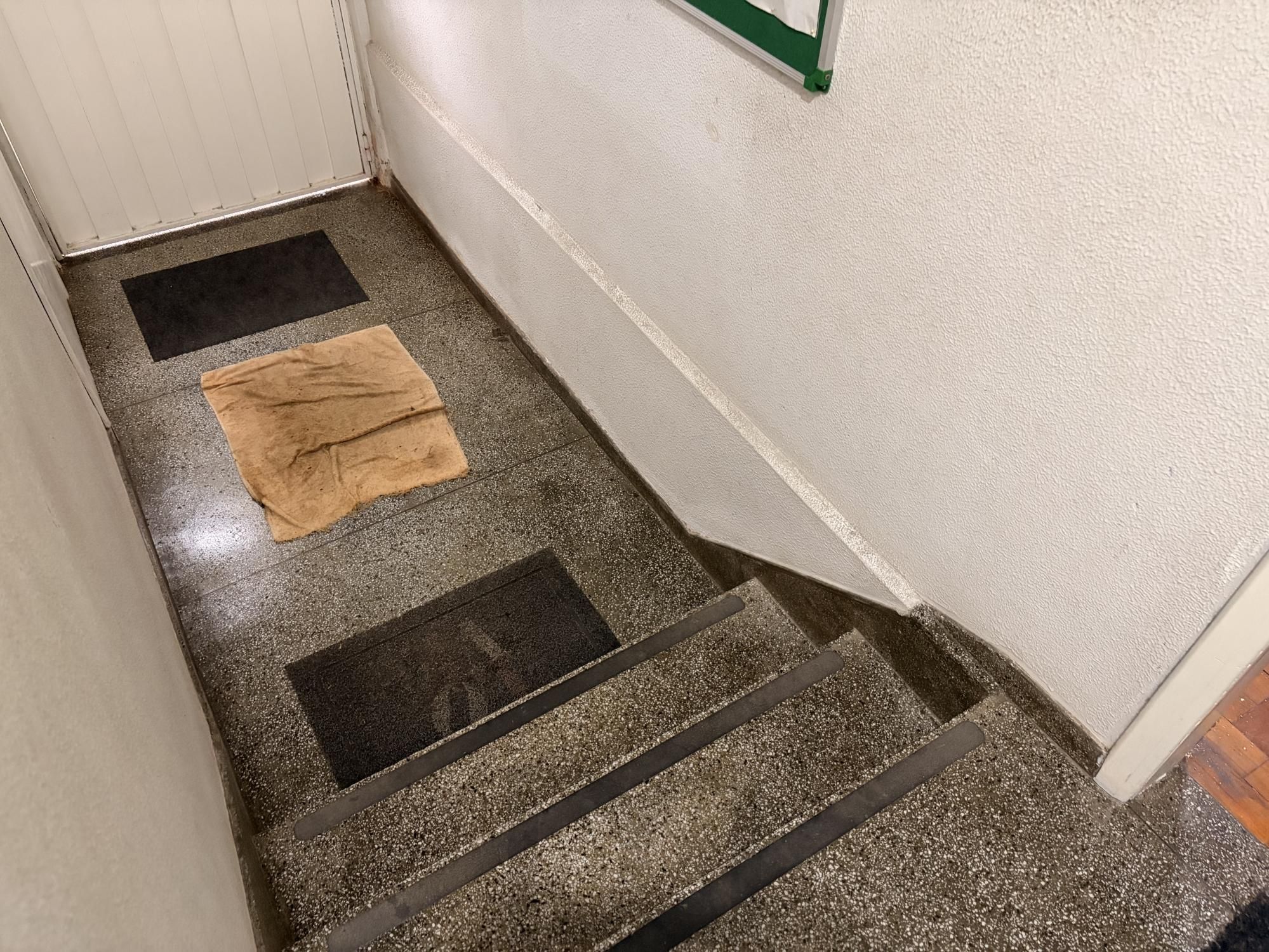 Apartamento térreo de 3 dormitórios com garagem coberta no Sarandi — foto 6