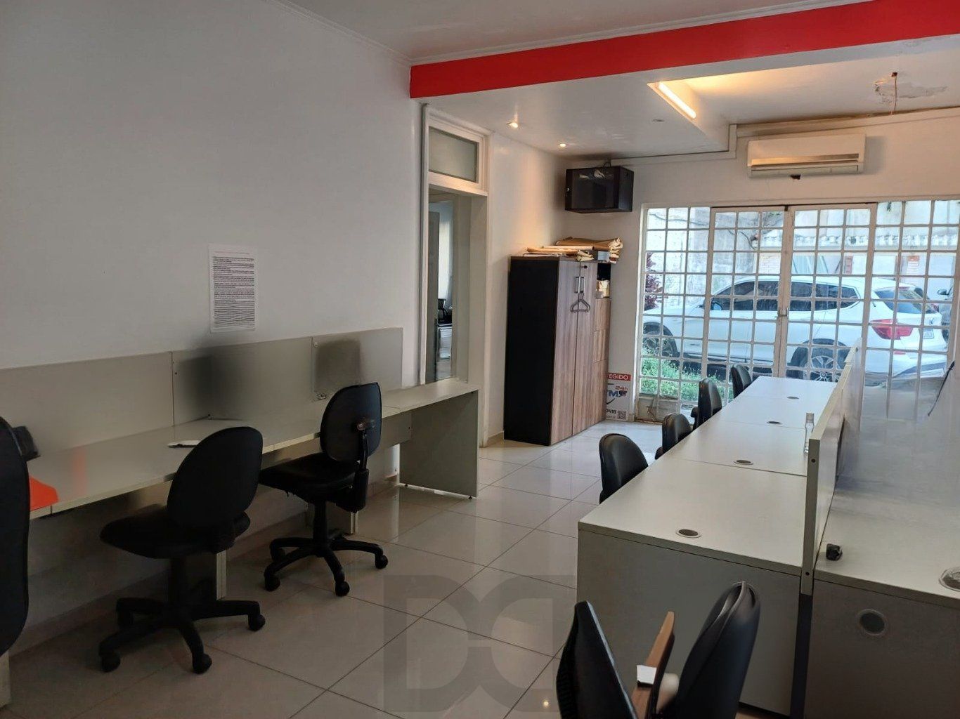 Casa com 3 quartos, 3 banheiros, 300m² e 8 vagas no Menino Deus. — foto 8