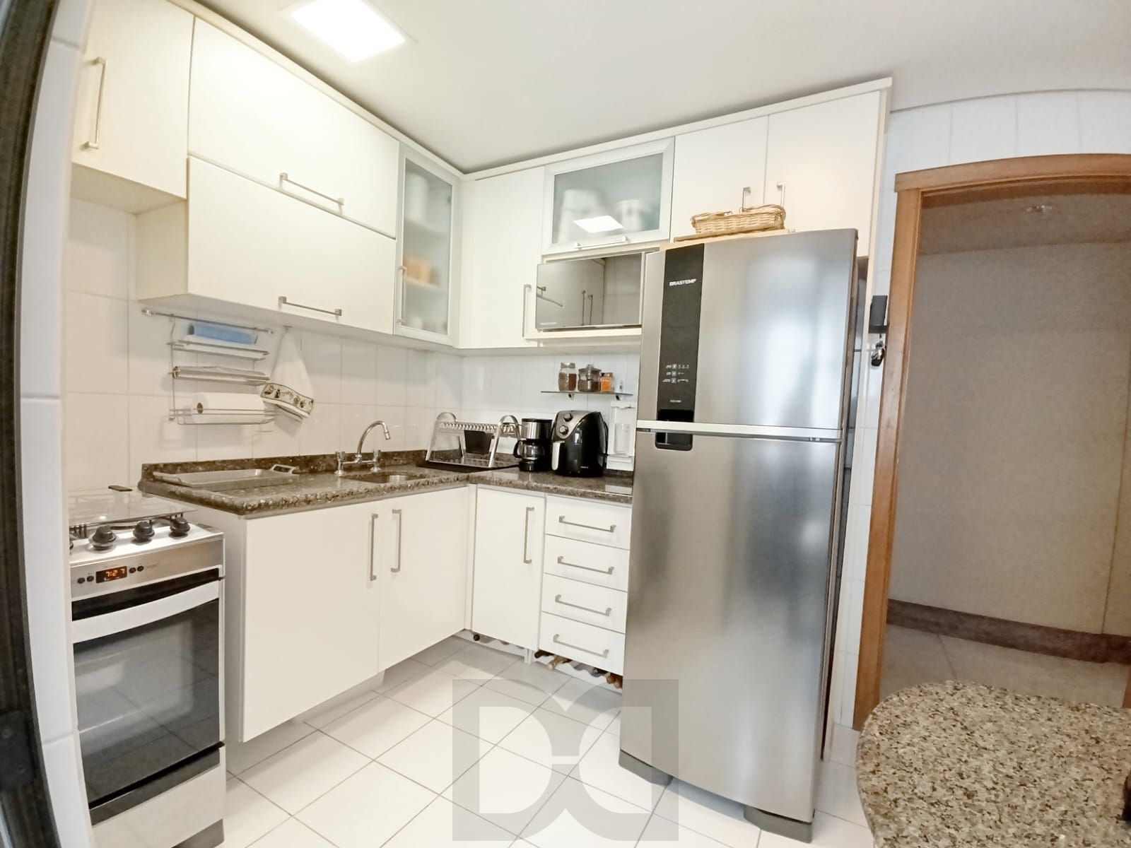 Apartamento semi mobiliado 3 quartos, elevador, 2 vagas no bairro São João. — foto 14