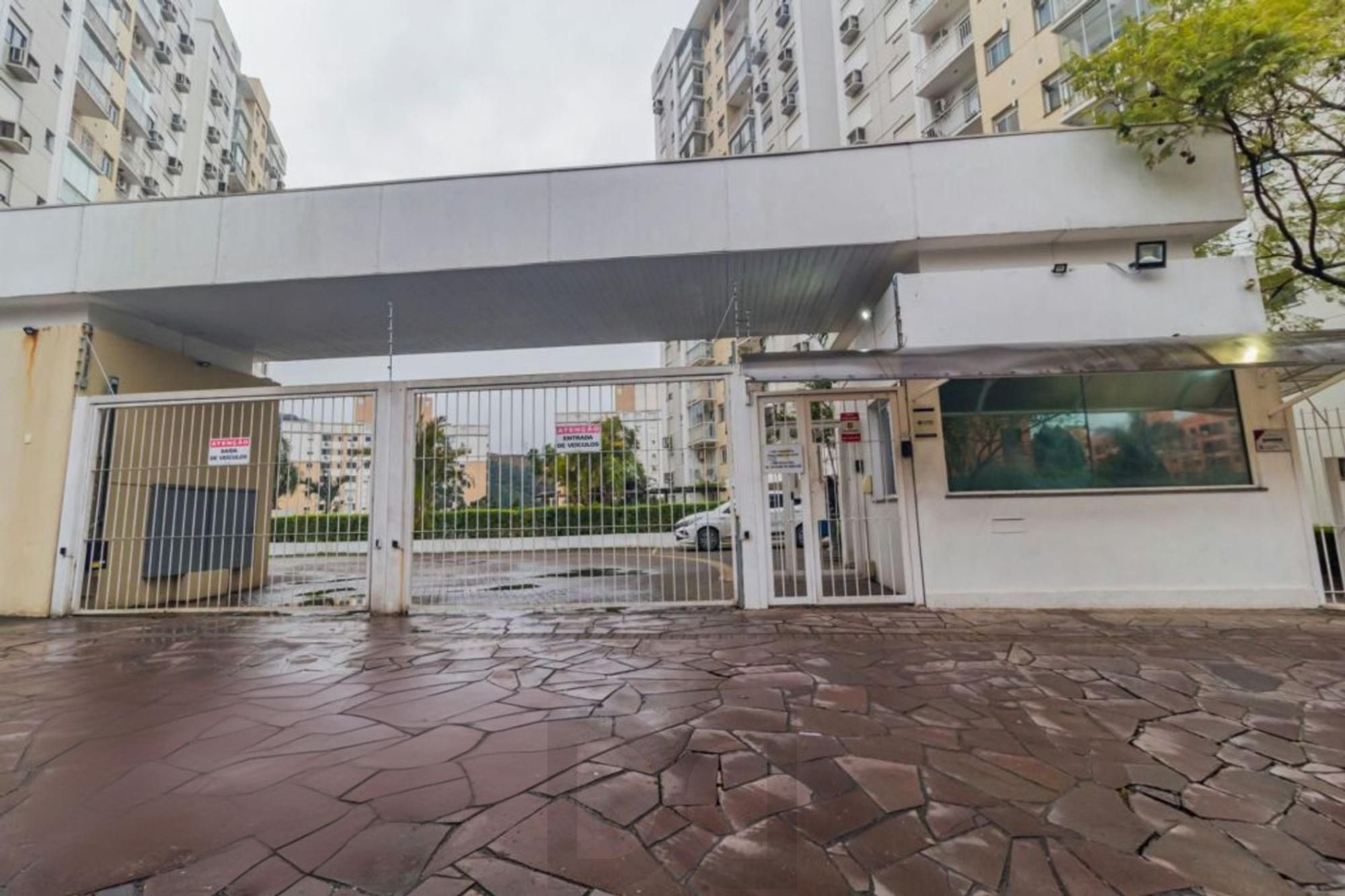 Apartamento 3 Dormitórios com Sacada e Vaga no Jardim Carvalho — foto 40