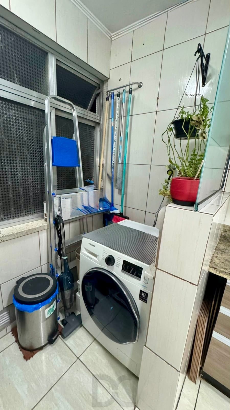 Apartamento 2 dormitórios reformado mobiliado próximo Assis Brasil Porto Alegre — foto 14