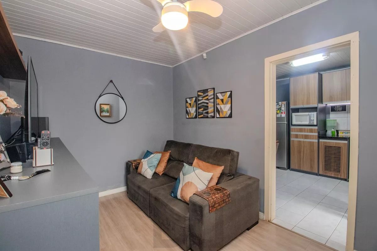 Casa com 1 quarto, churrasqueira e 4 vagas no bairro Sarandi — foto 2