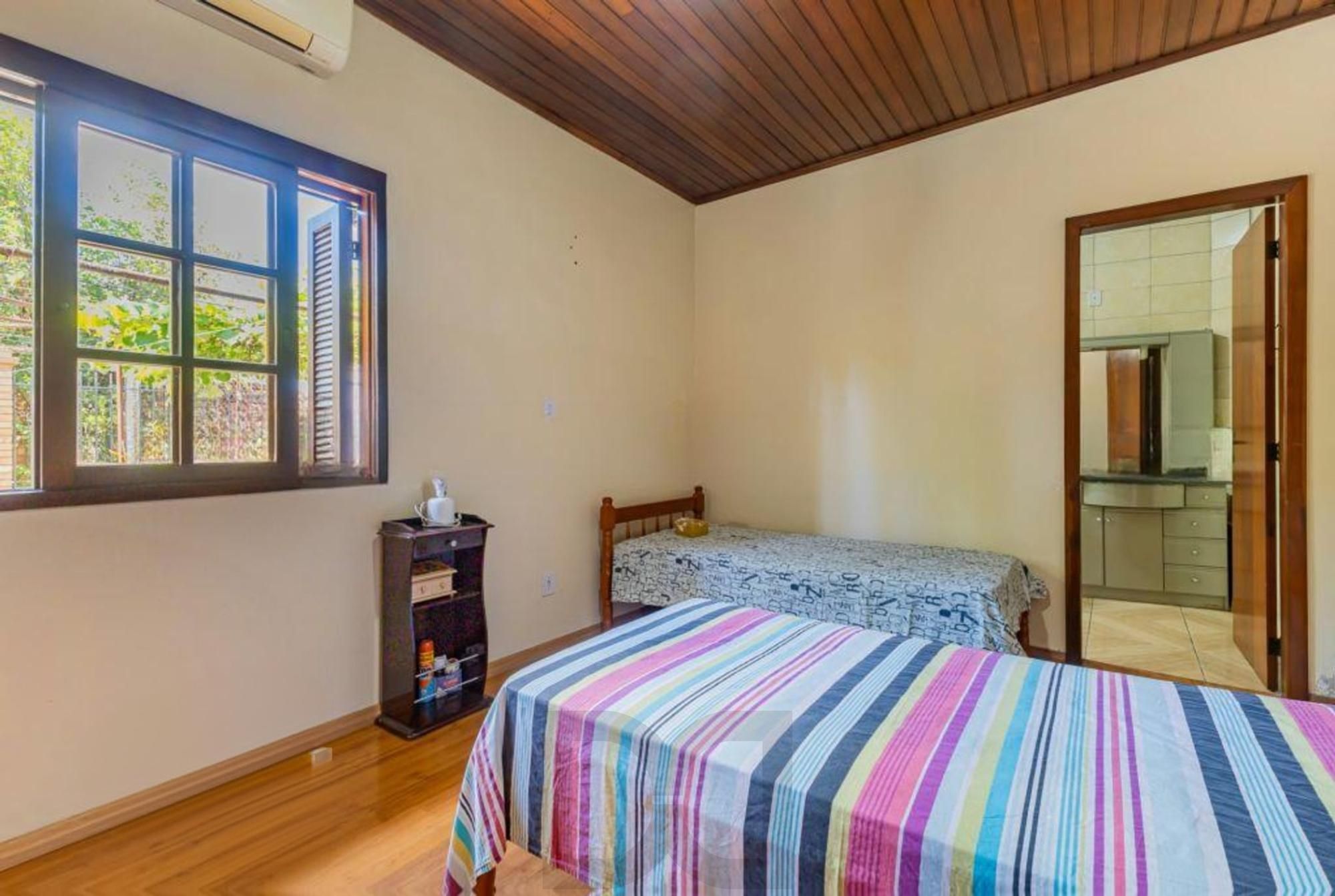 Casa com 1.640,00m², 3 dormitórios, 4 vagas à venda Rua Marista. — foto 21