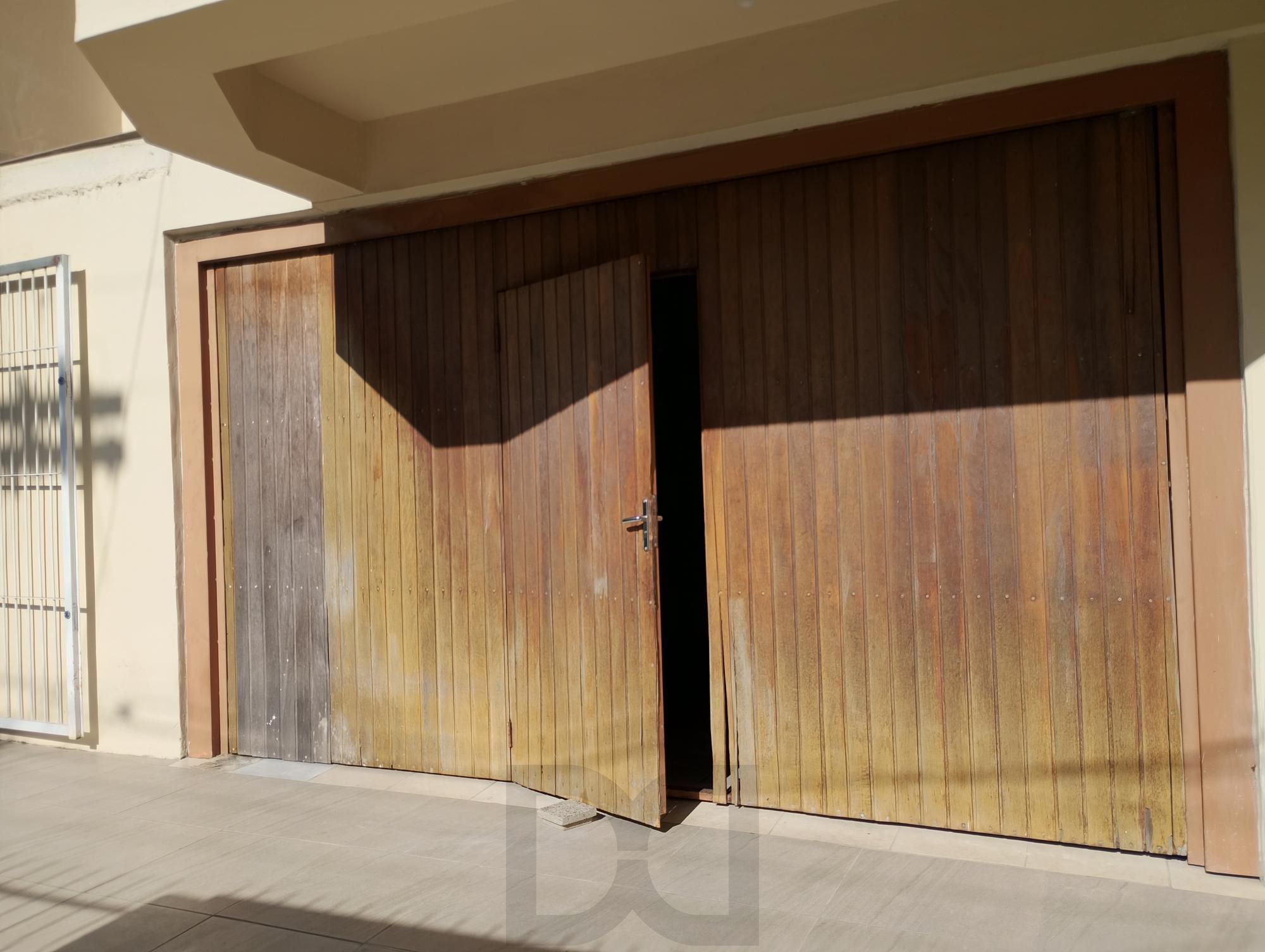 Casa com 3 quartos, 4 vagas de garagem e com pátio no bairro Parque Santa Fé — foto 6