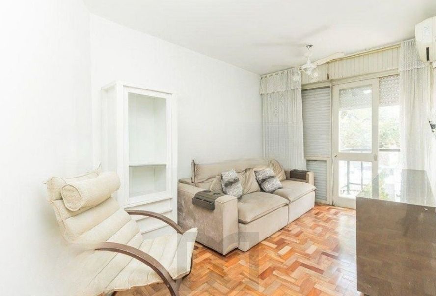 Apartamento de 2 dormitórios com sacada,1 vaga, elevador no bairro Petrópolis. — foto 5