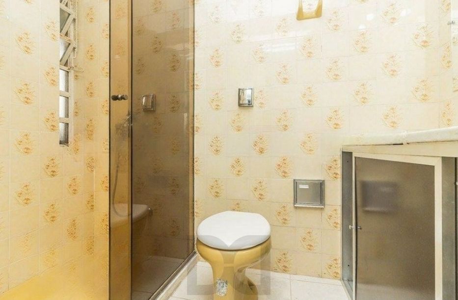 Apartamento de 2 dormitórios com sacada,1 vaga, elevador no bairro Petrópolis. — foto 15