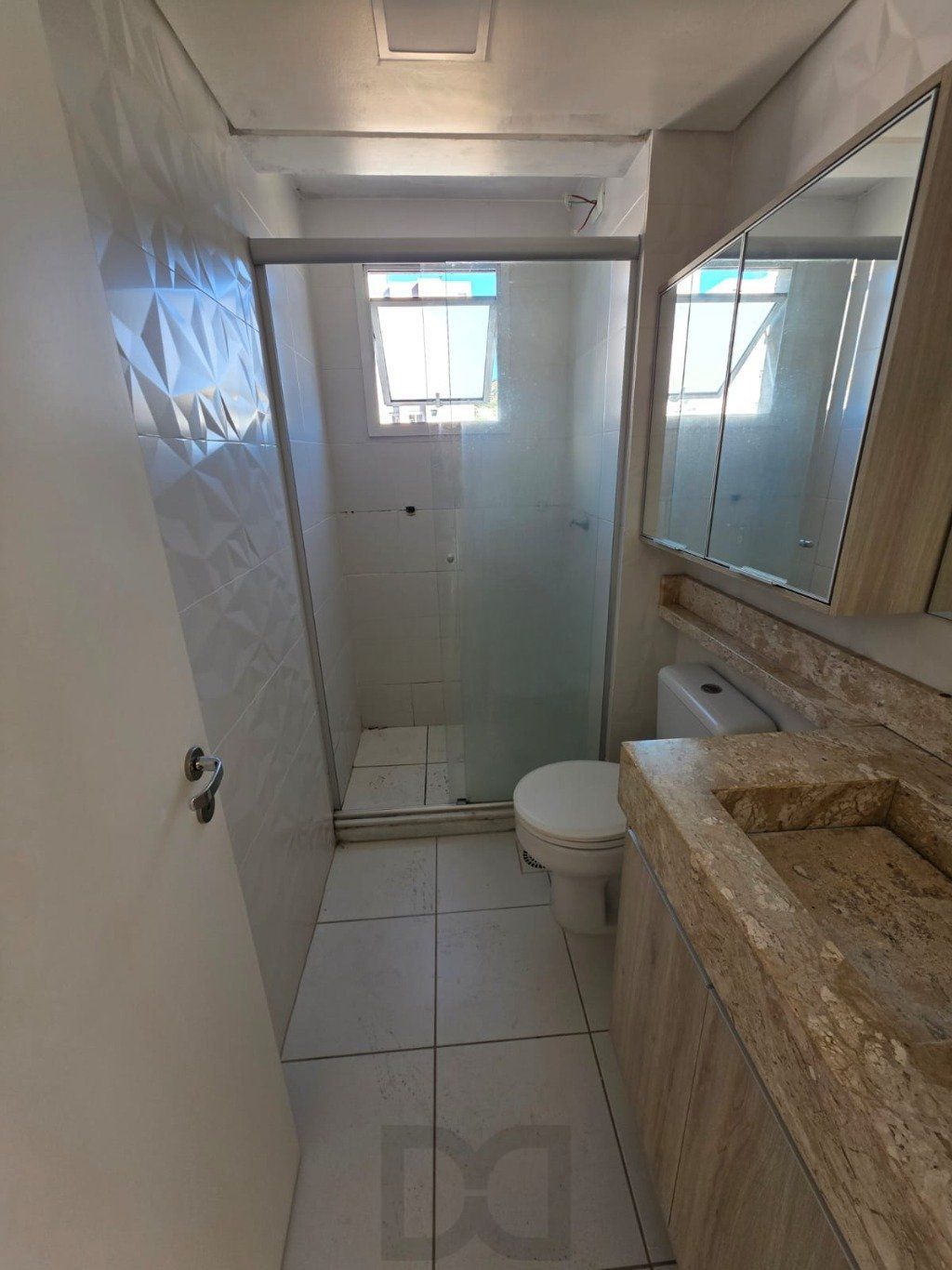 Apartamento semi mobiliado de 2 quartos, elevador e vaga no bairro Partenon. — foto 11