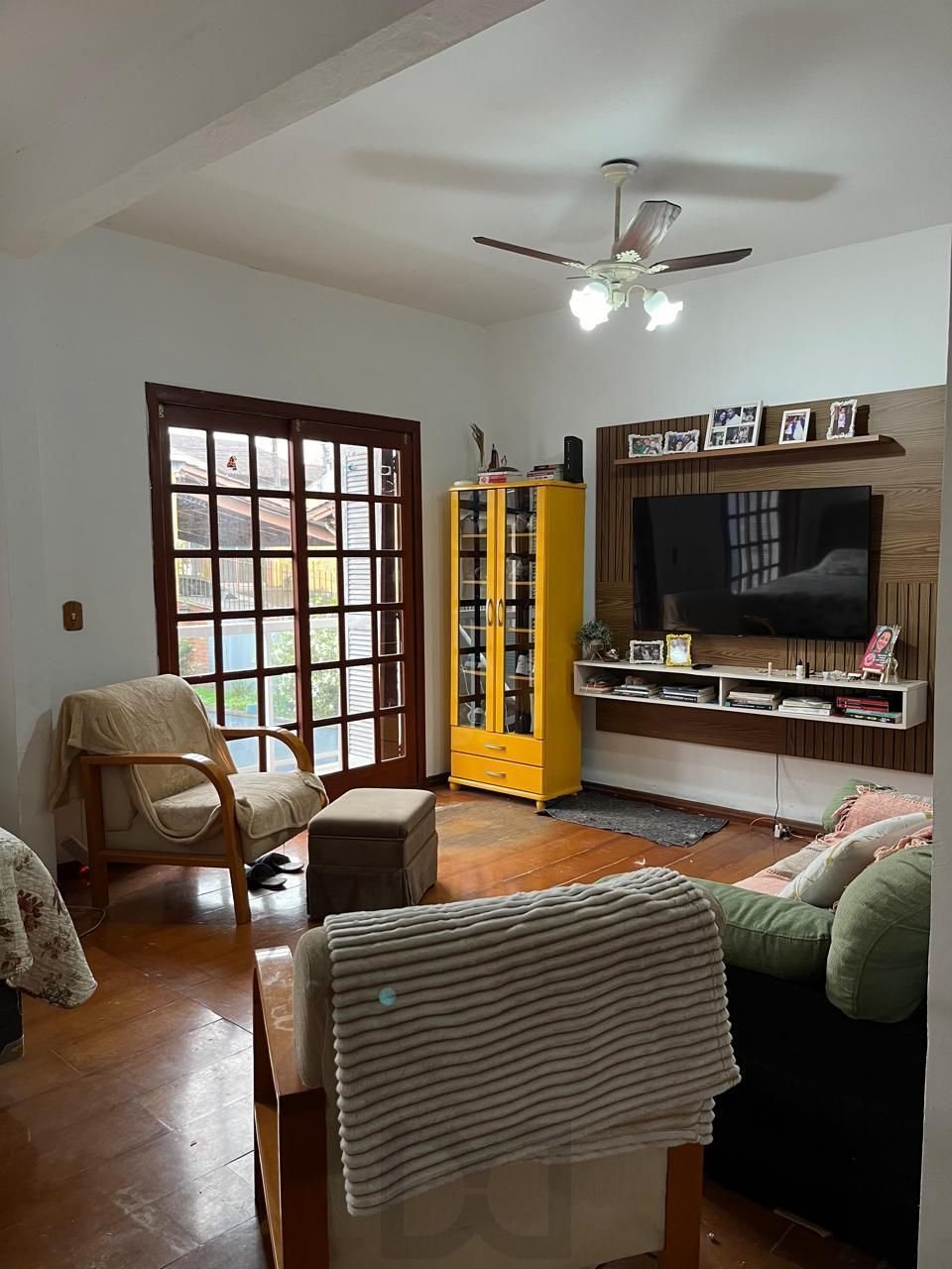 Casa com 4 quartos, sendo 1 suíte, vaga e Piscina Bairro Cavalhada — foto 8