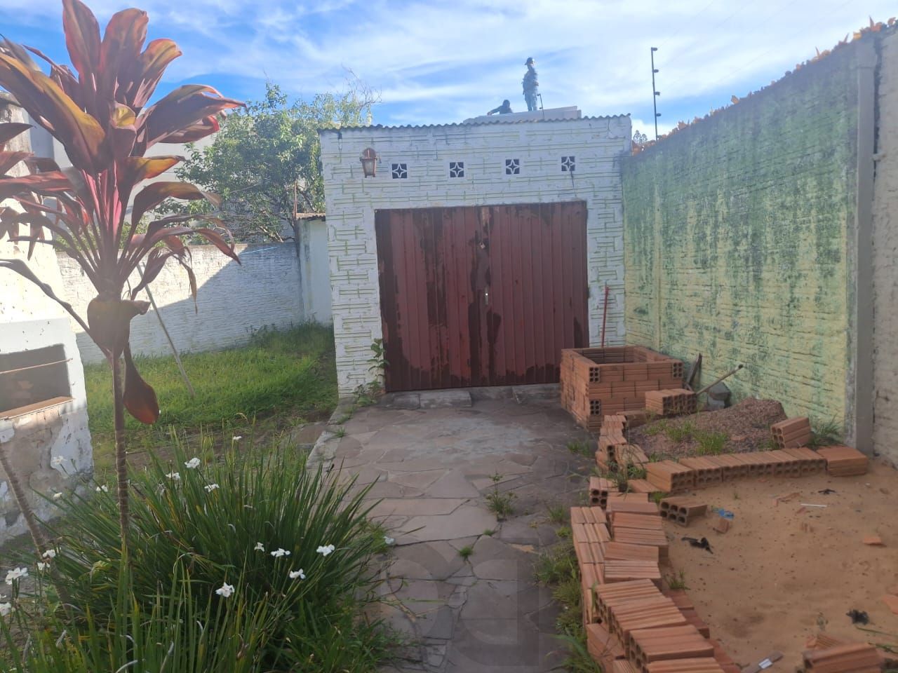 Casa 2 dormitórios com pátio e 3 vagas no Camaquã — foto 14