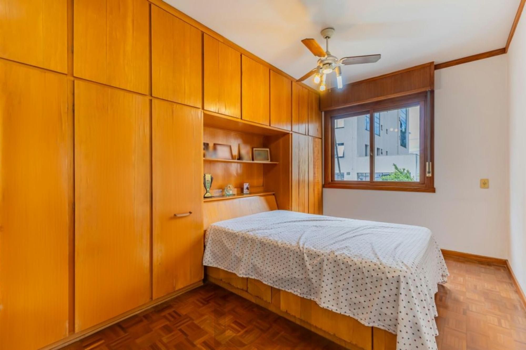Apartamento com 3 quartos, 1 suíte, 3 vagas e elevador no Bairro São João. — foto 19