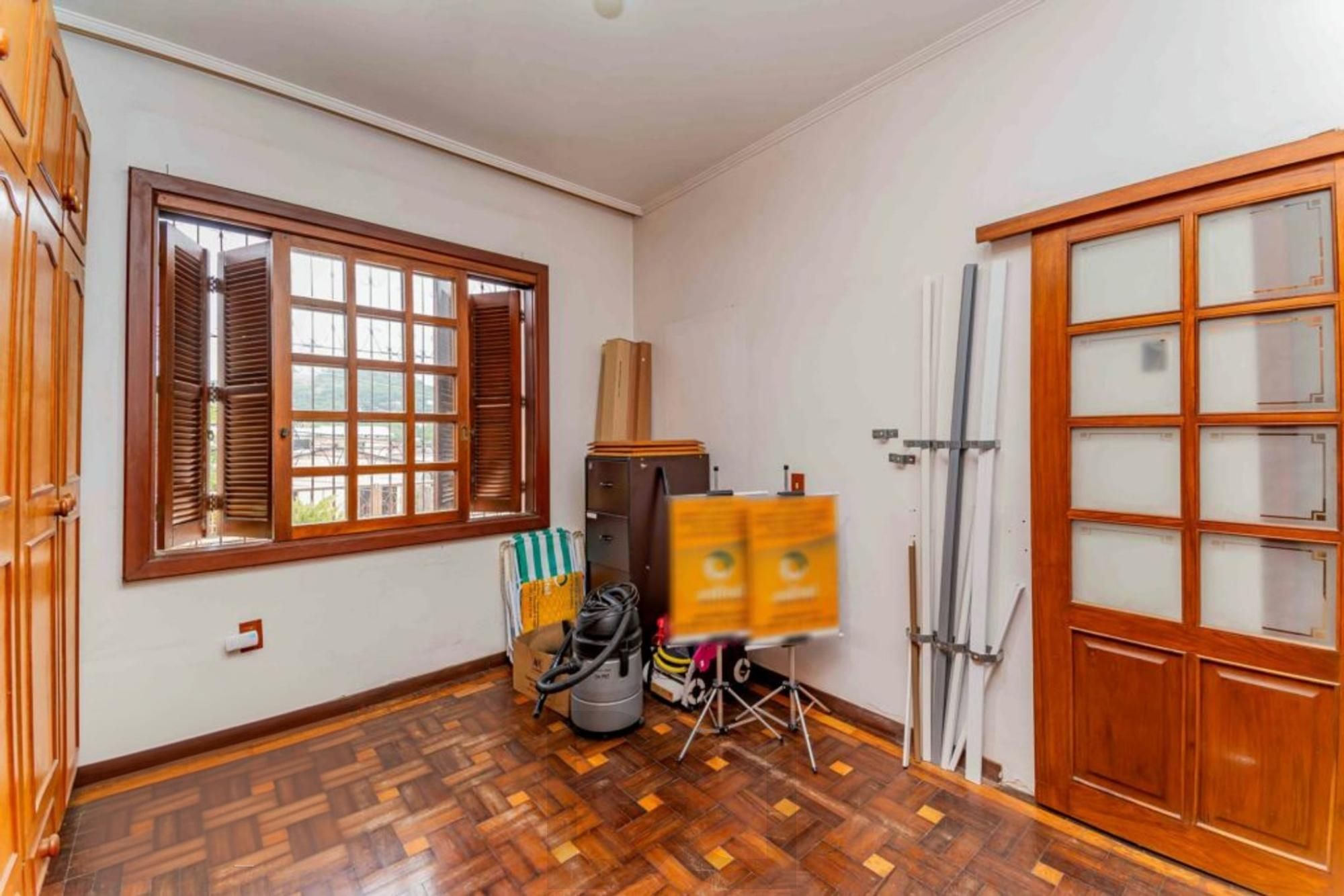 Casa de 3 quartos, churrasqueira, terraço, 2 vagas no bairro Glória. — foto 34