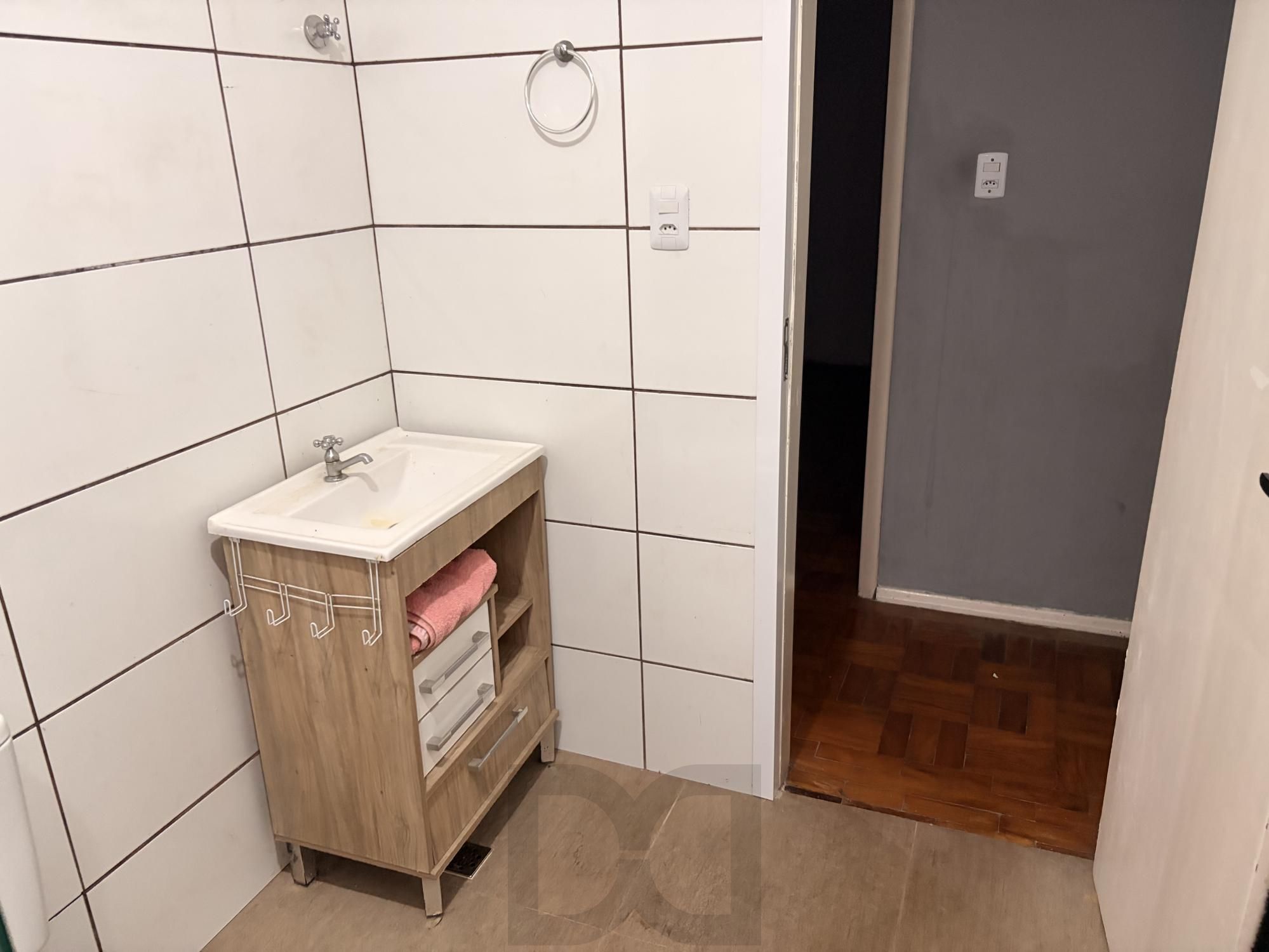 Apartamento térreo de 3 dormitórios com garagem coberta no Sarandi — foto 10