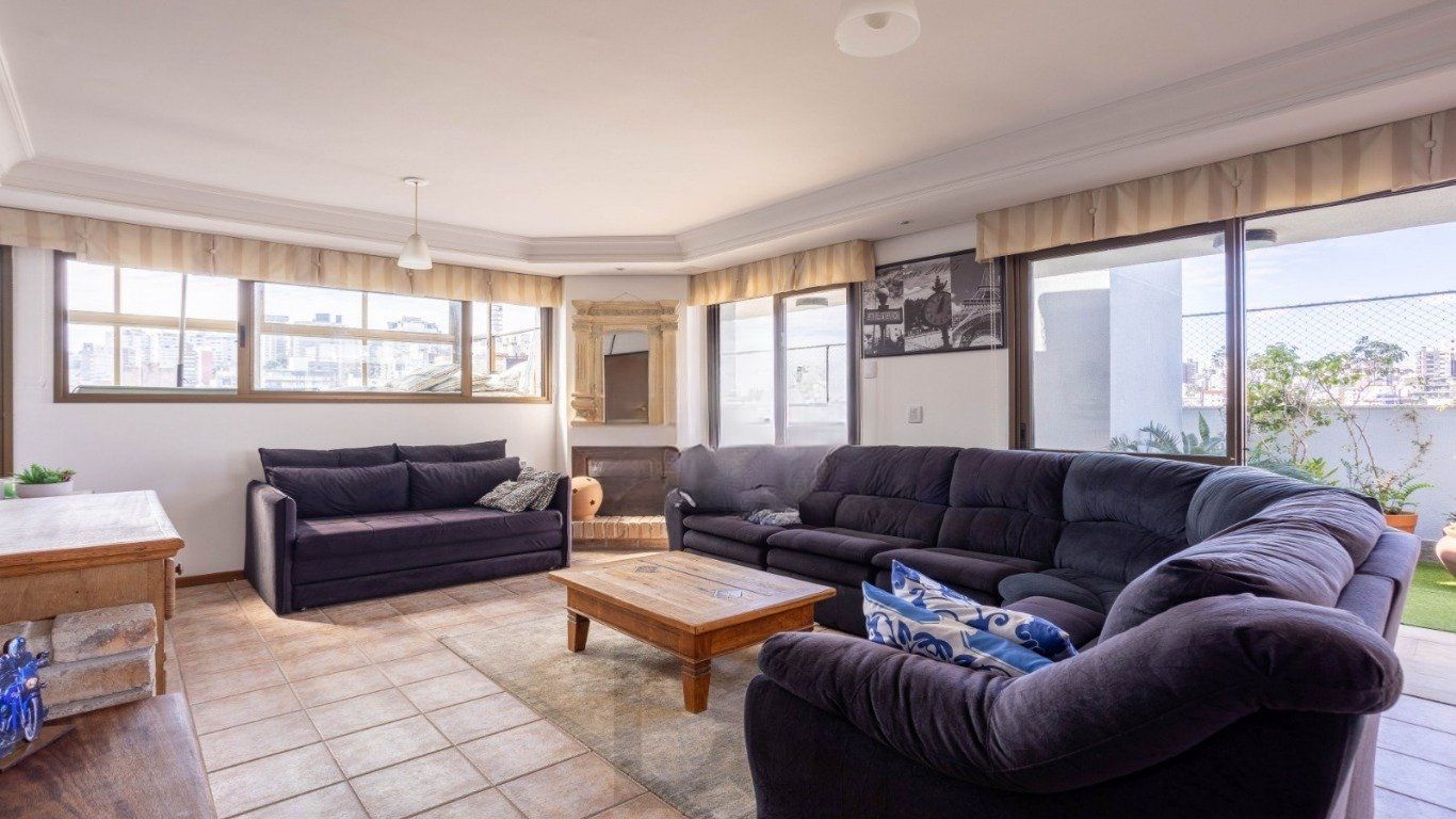 Cobertura com 3 Quartos, 1 suíte, 2 vagas e 211m² no Petrópolis. — foto 27