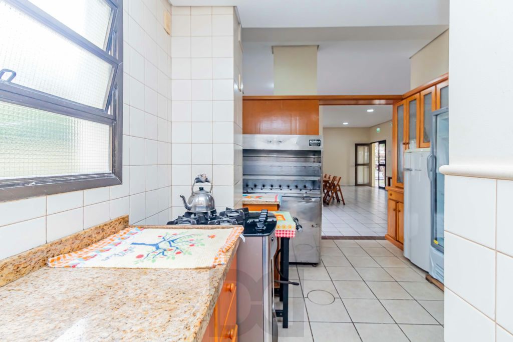 Apartamento com 3 quartos, vaga e elevador no Bairro Menino Deus — foto 35