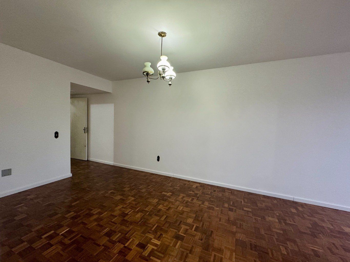 Apartamento com 2 dormitórios, dependência e 1 vaga no Bairro Menino Deus — foto 7