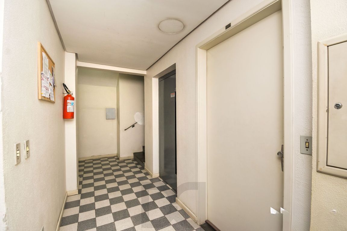 Apartamento com 1 quarto e 1 vaga coberta no bairro Petrópolis — foto 29