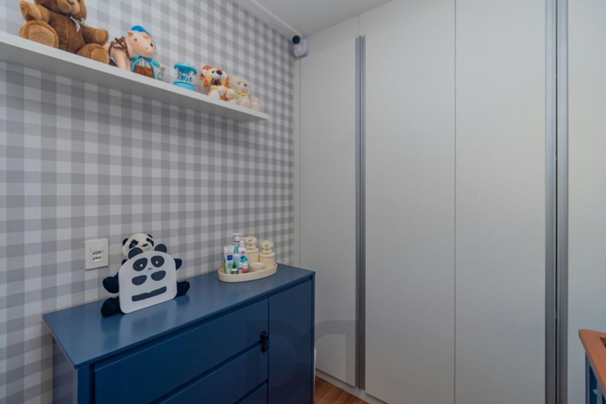 Apartamento 2 Dormitórios com Vaga e Piscina no Cristal em Porto Alegre — foto 13