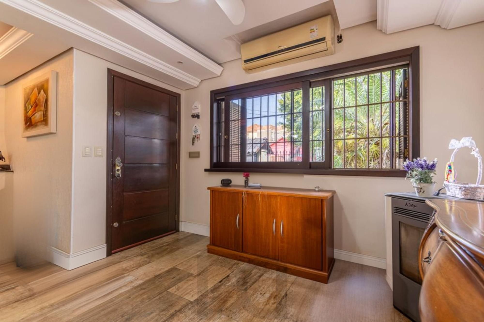 Casa com 4 quartos,1 Suite, 2 vagas e 450m² à venda em Sarandi. — foto 3