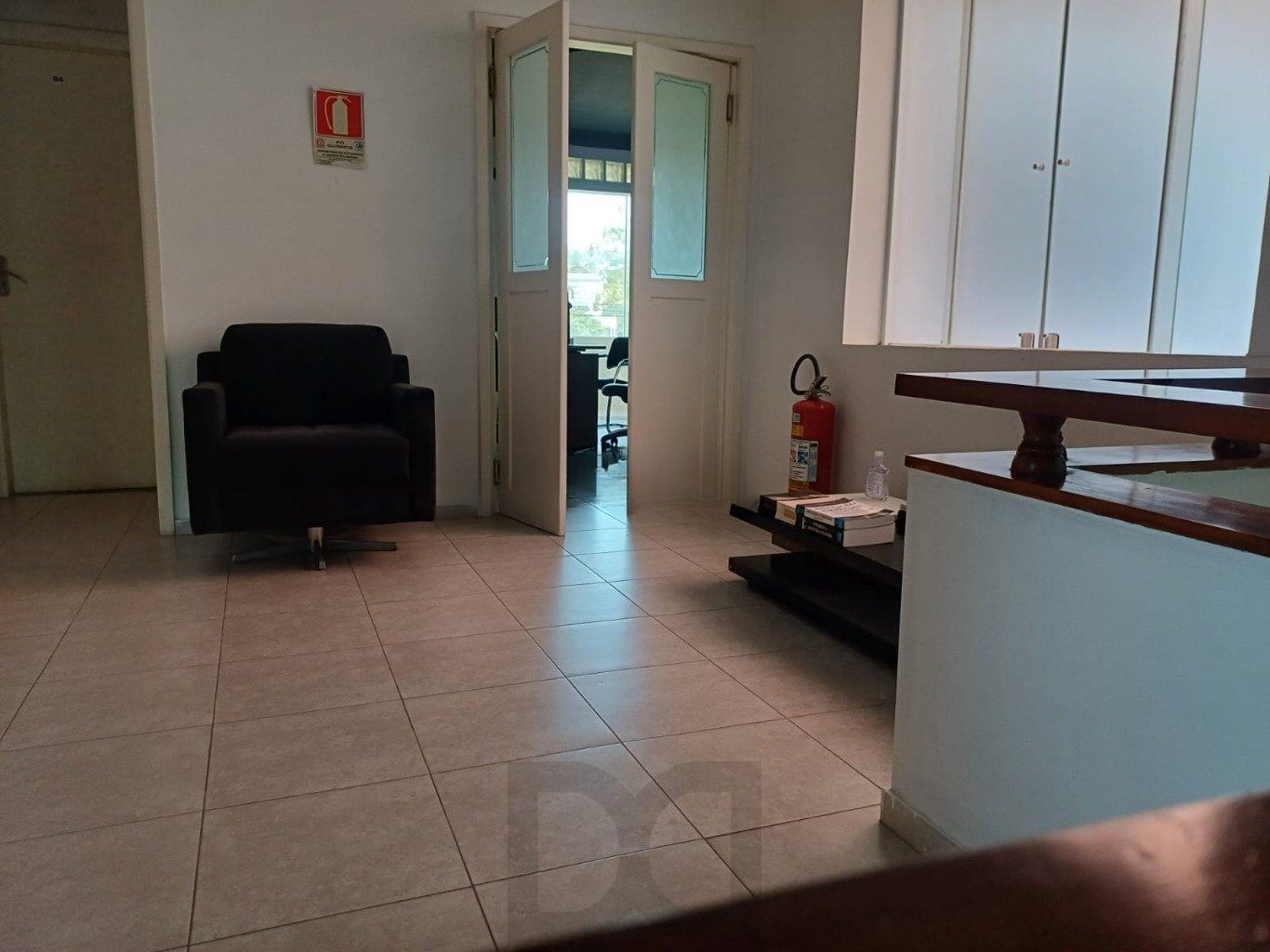 Casa com 3 quartos, 3 banheiros, 300m² e 8 vagas no Menino Deus. — foto 24