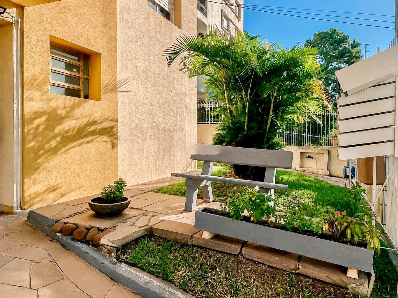 Apartamento no último andar com 1 dormitório 46m2 Bairro Cristal BarraShopping — foto 26