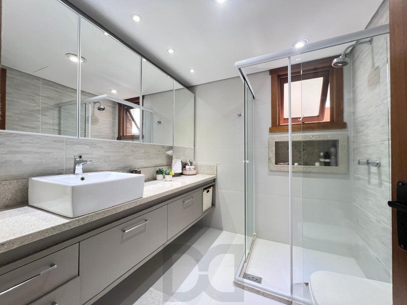 Apartamento com 4 quartos, 223m²,2 vagas, elevador no bairro Jardim do Salso. — foto 21