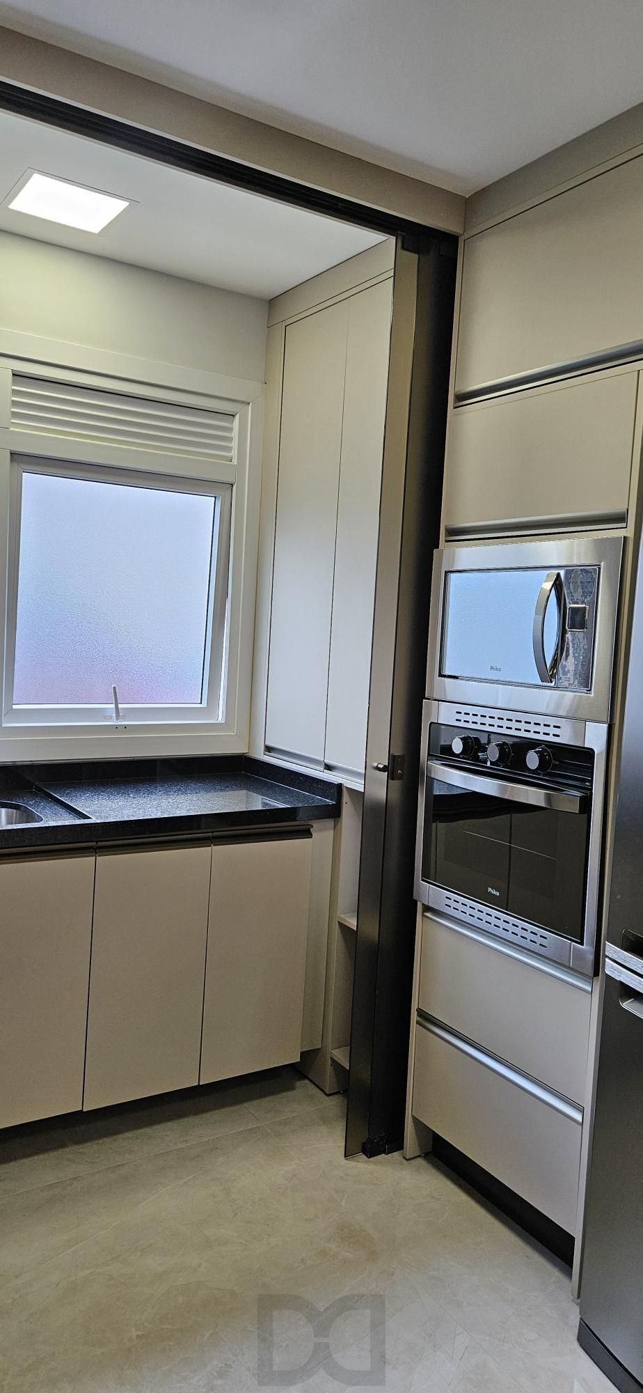 Casa em Condomínio com 3 quartos, 3 suítes, 2 vagas e 195m² no Jardim Carvalho. — foto 18