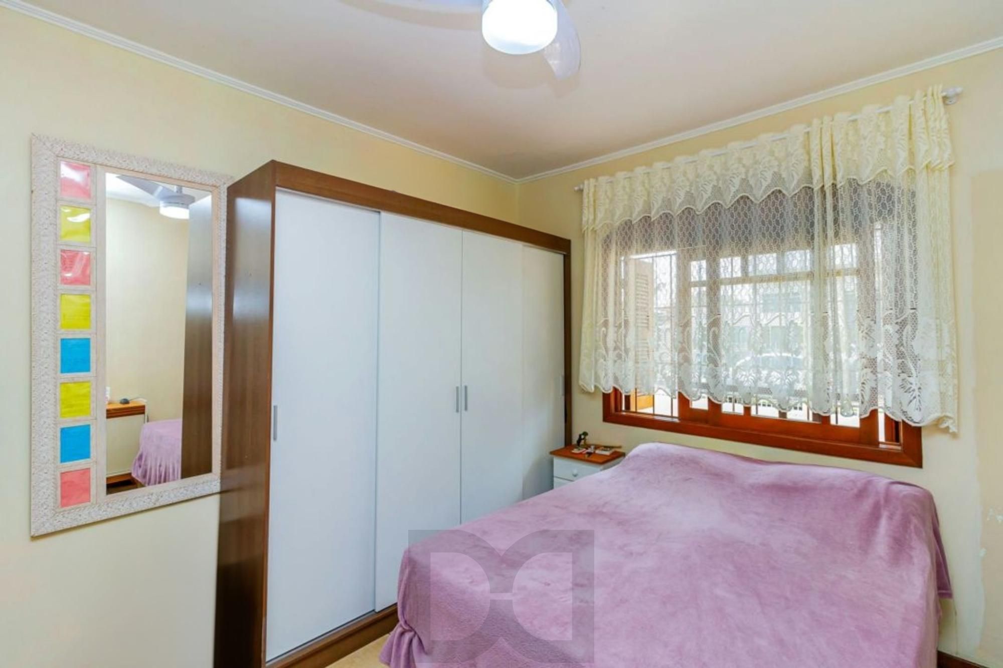 Casa com 5 quartos, 2 vagas e pátio, no Bairro Sarandí — foto 19