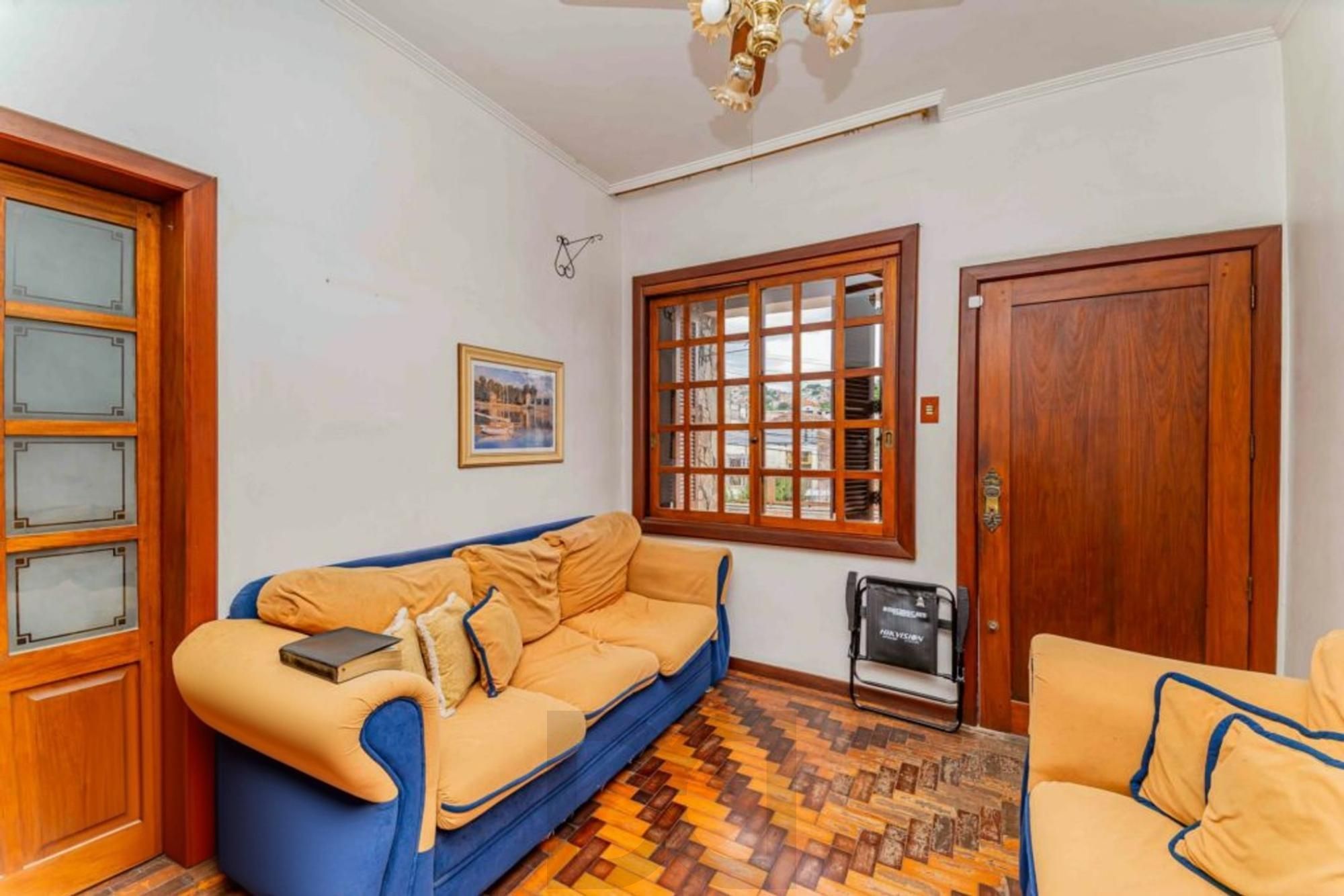 Casa de 3 quartos, churrasqueira, terraço, 2 vagas no bairro Glória. — foto 4