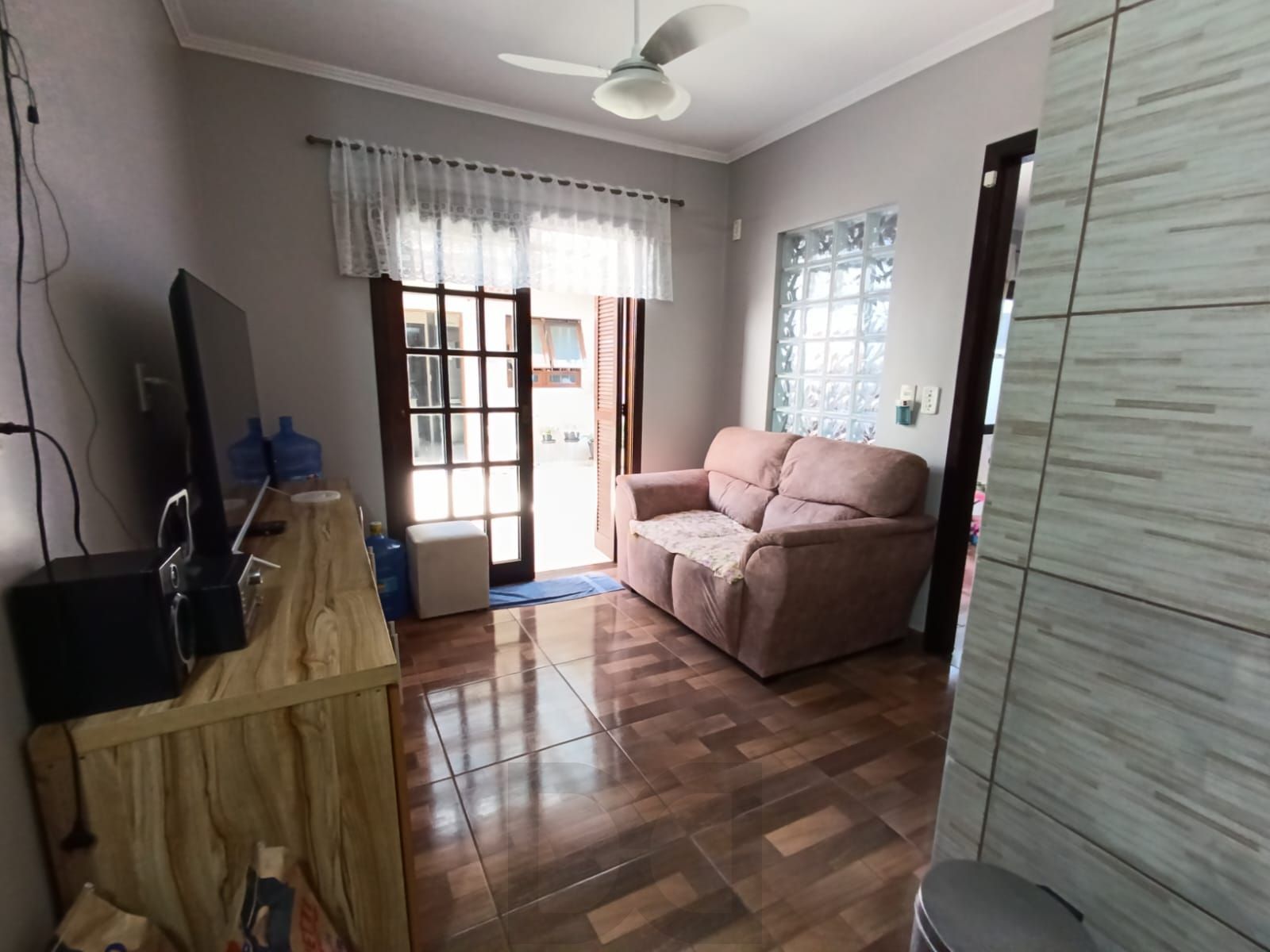 Casa de 3 quartos,suíte,churrasqueira, 3 vagas no bairro Sarandi — foto 40