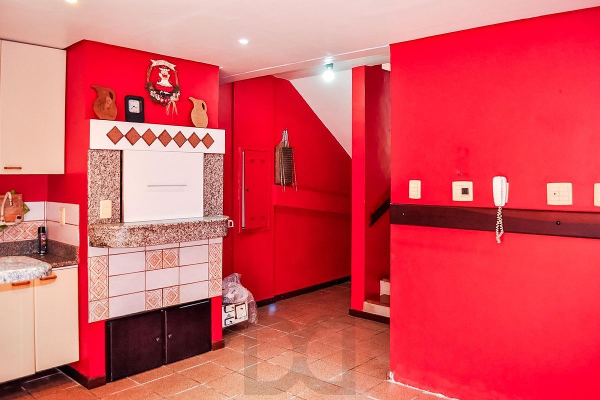 Ótima Casa condomínio pronta para morar, semi mobiliada, Bairro Menino Deus — foto 17