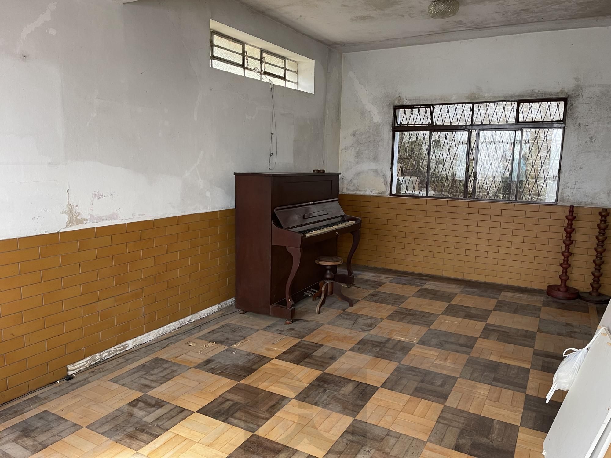 Casa com 3 dormitórios e ampla garagem Bairro Higienópolis — foto 21