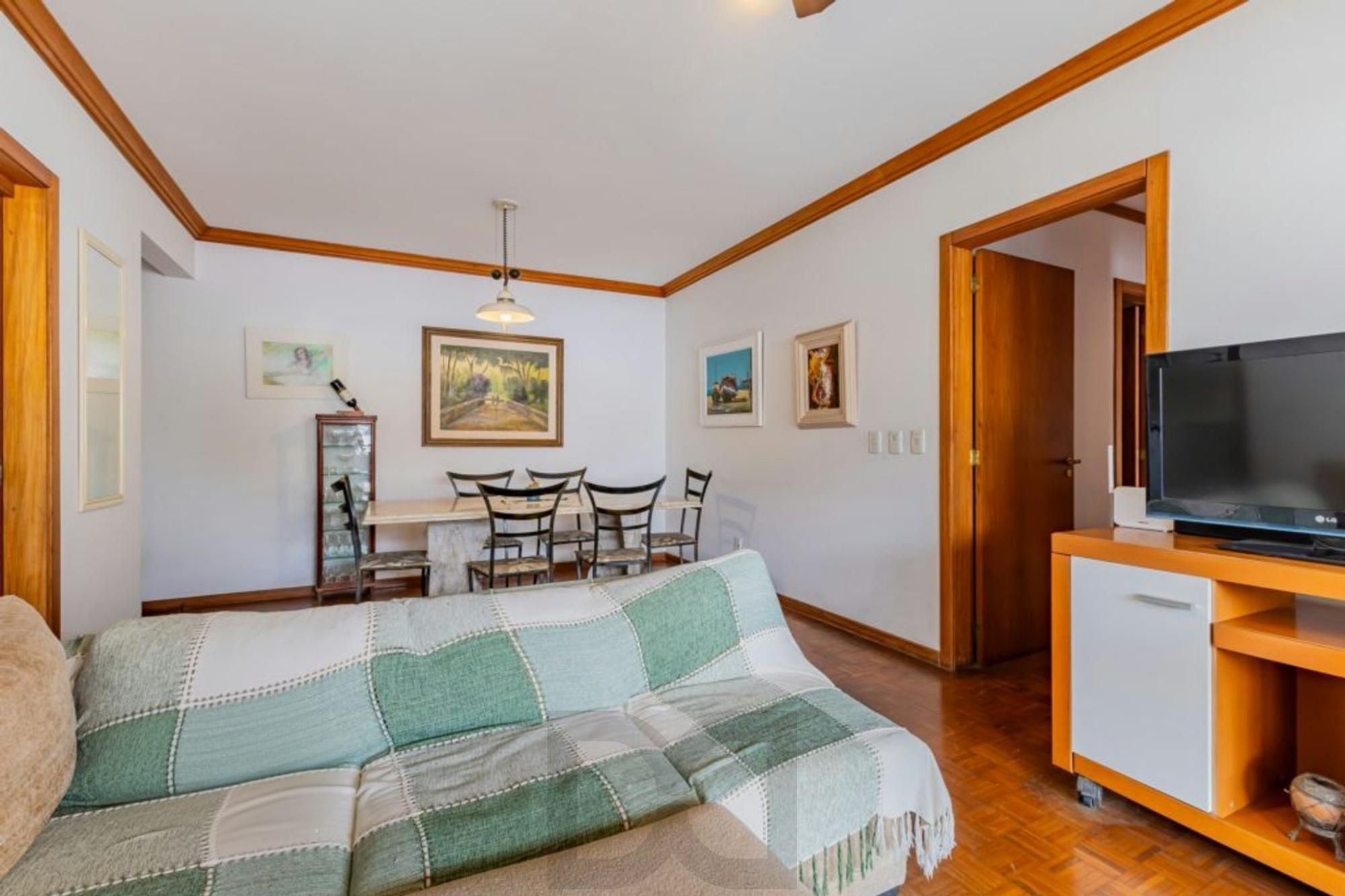 Apartamento com 3 quartos, 1 suíte, 3 vagas e elevador no Bairro São João. — foto 11