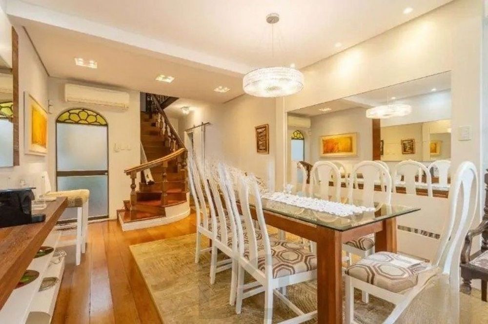 Casa de 3 quartos, piscina, churrasqueira, 7 vagas no bairro Tristeza — foto 21