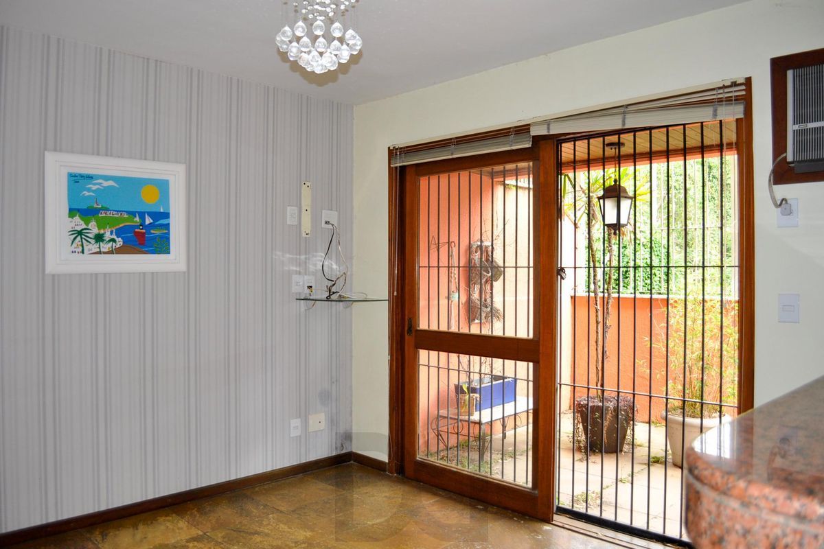 Ótima Casa condomínio pronta para morar, semi mobiliada, Bairro Menino Deus — foto 12