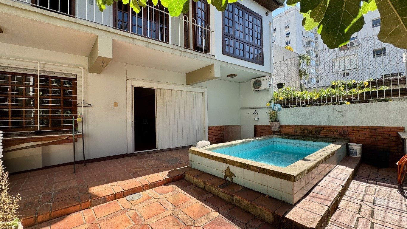 Casa com 350m², 4 quartos, 2 Suítes à venda em Azenha, Porto Alegre. — foto 34