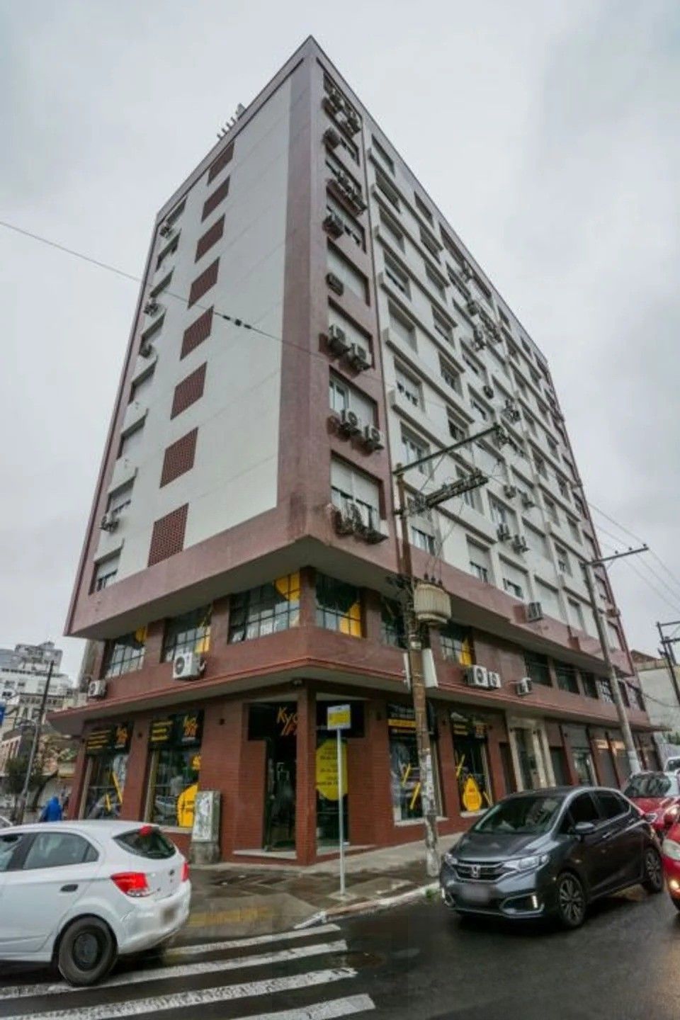 Apartamento Mobiliado com 4 Quartos e 2 Suítes Elevador e Vaga no Centro — foto 1