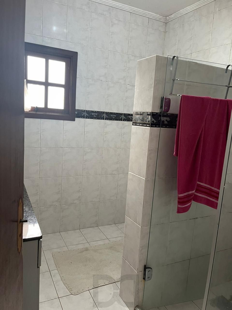 Casa com 4 quartos, sendo 1 suíte, vaga e Piscina Bairro Cavalhada — foto 10
